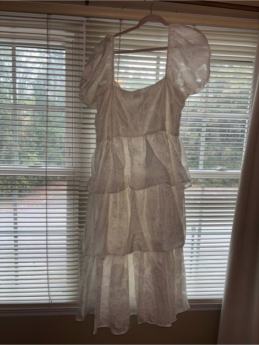 Lulu's White Lace Tiered Maxi Dress with Puff Sleeves